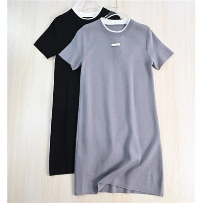 Приталенное двухслойное трикотажное платье  МО*КО