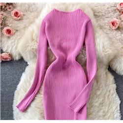 Трикотажное платье с глубоким v-образным вырезом