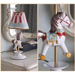 Настольная лампа в детскую комнату