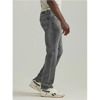Men's Extreme Motion Regular Fit Straight Leg Jean