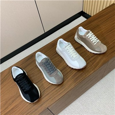 Брунелл* Кучинелл*】повседневные кроссовки. Верх выполнен из импортной воловьей и воловьей кожи. Аксессуары-цепочки из бисера ручной работы! Внутренняя набивка из саржевого хлопка высокой плотности и оригинальная формованная подошва!