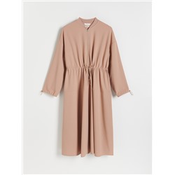 Kleid im sportlichen Stil
