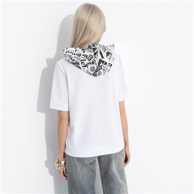 Футболка с капюшоном, Увлечена собой (графика)