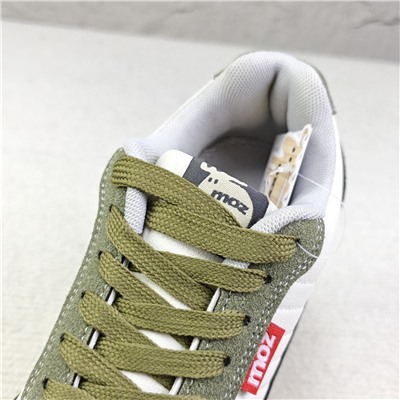 Женские спортивные кроссовки