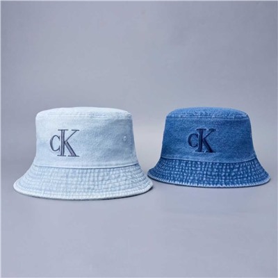 Джинсовая рыбацкая шляпа с вышитыми буквами СК