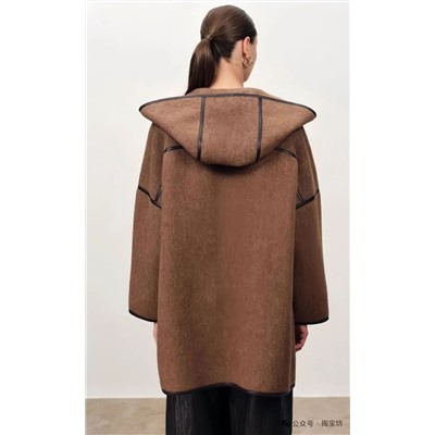 Женское пальто  Fabriqu*e