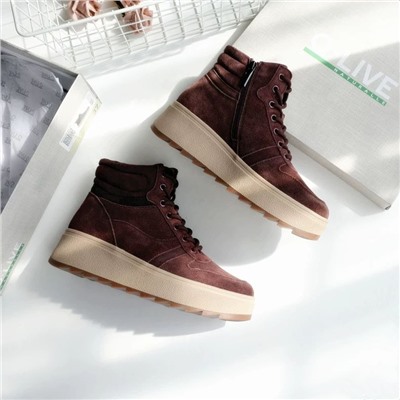 Женские замшевые ботинки