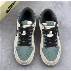 Nik*e SB Dunk Low