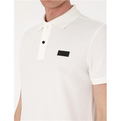 Beyaz Slim Fit Örme Dokulu Polo Yaka Tişört