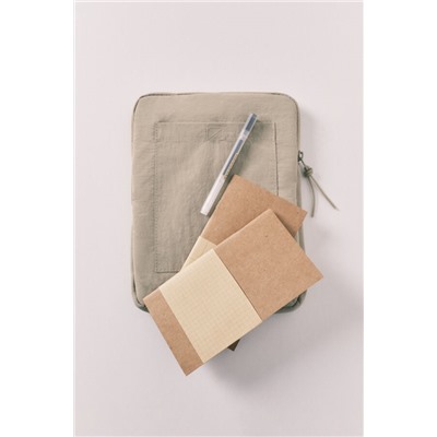 Funda tablet acolchada verde logo