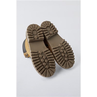 LEATHER MOUNTAIN BOOTS