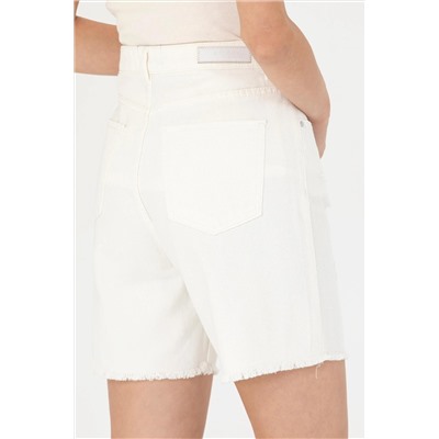 Kadın Beyaz Jean Şort