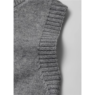 Вязаная жилетка для мальчиков и девоечк