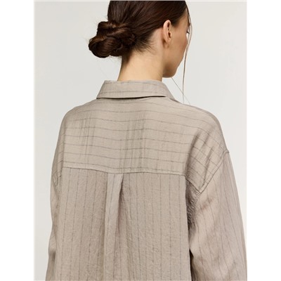 Бежевая рубашка в полоску