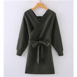 Элегантное и просторное трикотажное платье с рукавами «летучая мышь»