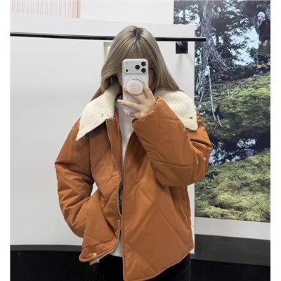 Пальто из хлопка свободного кроя с ромбовидной стёжкой и меховым воротником