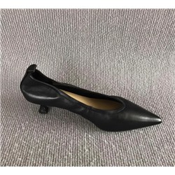 Кожаные туфли 🥿 Прям клевые и удобные даже на широкую ногу. Не знаю  бренд, но как в тапочках)