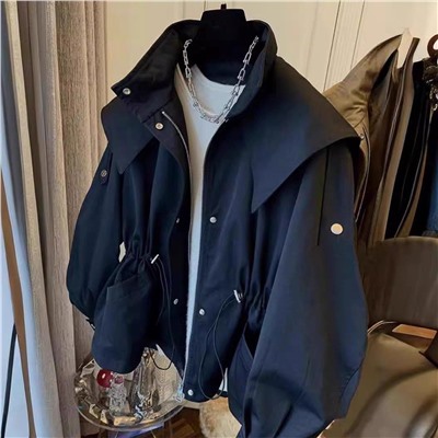 Ветровка женская. Смотрится интересно, качество хорошее