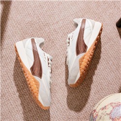 Кроссовки в ретро