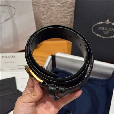 Классический мужской кожаный ремень  PRAD*A