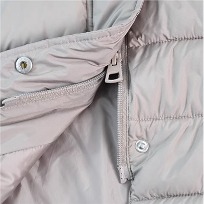 Легкое стеганое пальто средней длины