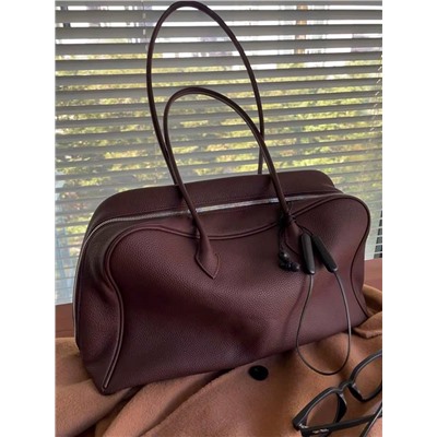 Универсальная и вместительная женская сумка