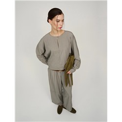 Зеленая блузка «Паук» с кольцом на рукаве