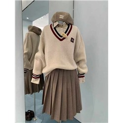 Пуловер унисекс  Mi*u Mi*u