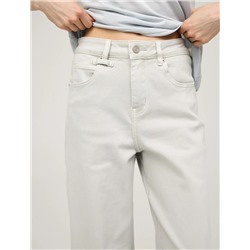 Серые зауженные джинсы с платком