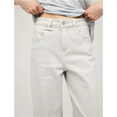 Серые зауженные джинсы с платком