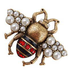 Брошь (Майорка белая, кристаллы красные; покрытие античное золото), Есть комплект