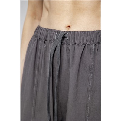 Серые брюки с резами