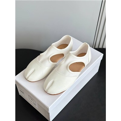 Открытые балетки в спортивном стиле  МЕЙСОН МАРДЖЕЛ*А