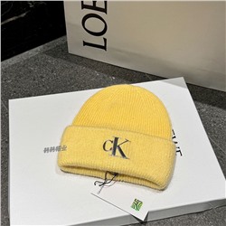 Шапка женская C*K С трендовым металлизированным лого