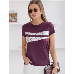 Нарядная футболка с блестящим принтом