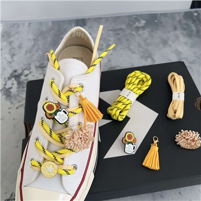 Модный  яркий набор подвесов для кед (4 цвета)