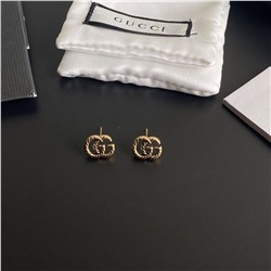 Серьги гвоздики Gucc*i 💛  Реплика  Материал: серебро 925 пробы с покрытием  Полная упаковка