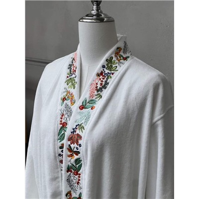 Ультра мягкий женский халат с невероятно красивой и изысканной вышивкой   Yve*s Delorm*e