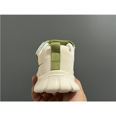 Детские кроссовки