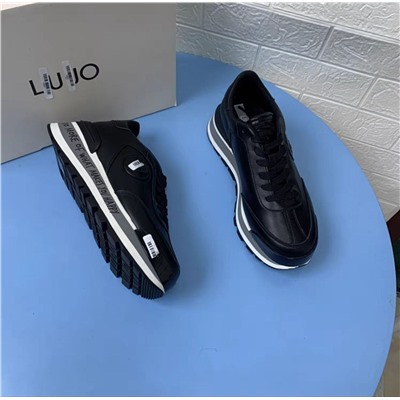 Женские кроссовки   ⚫️