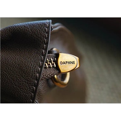 Женская сумка в ретро стиле с трендовым обвесом Экспорт Daphn*e