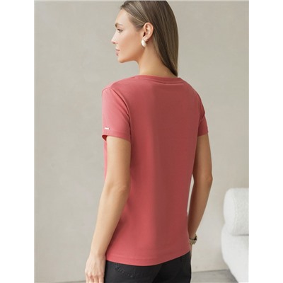 Футболка из премиального хлопка с V-образным вырезом