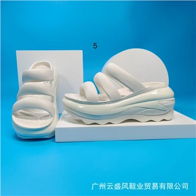 Симпатичные сабо КРОК*С на платформе  Новая коллекция