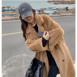 Шубка, очеееень мягкая😍 немного мех помятый, довольно толстая.