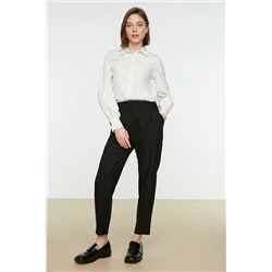 TRENDYOL MODEST Siyah Yüksek Bel Kemer Detaylı Pileli Dokuma Pantolon TCTSS22TP0008