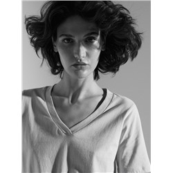 T- Shirt mit V-Ausschnitt