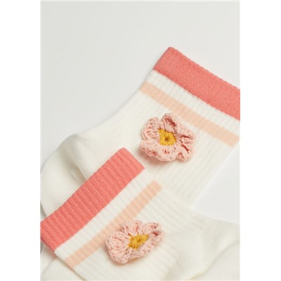 Kurze Sportsocken mit Häkeldetail