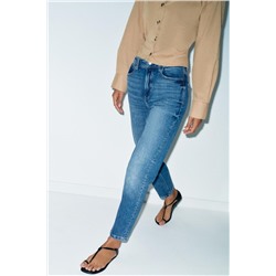 JEANS Z.01 MOM FIT TIRO ALTO RAYA PLANCHADA
