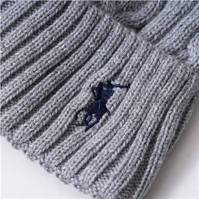 Вязаная шапка с вышивкой небольшого объема  РАЛЬ*Ф Л