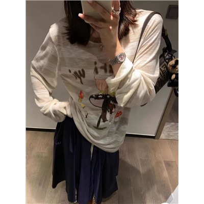 Тонкий женский лонгслив с очень смешным принтом